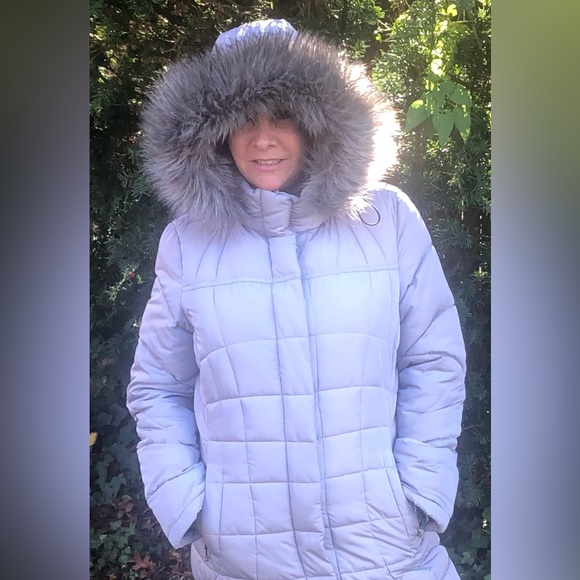 Calvin Klein Quilted Zip Button Faux Fur Adjustable Hood with zip pockets Medium - Picture 4 of 14